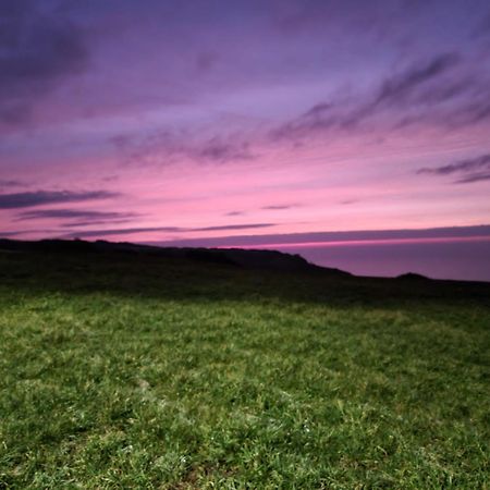 West Hill Retreat Seaview Balcony Chic Loft Studio & Free Parking Hastings Bagian luar foto