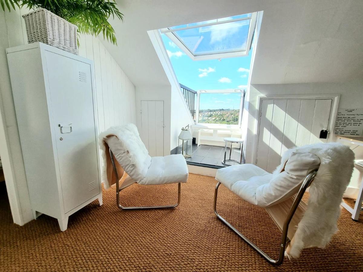 West Hill Retreat Seaview Balcony Chic Loft Studio & Free Parking Hastings Bagian luar foto