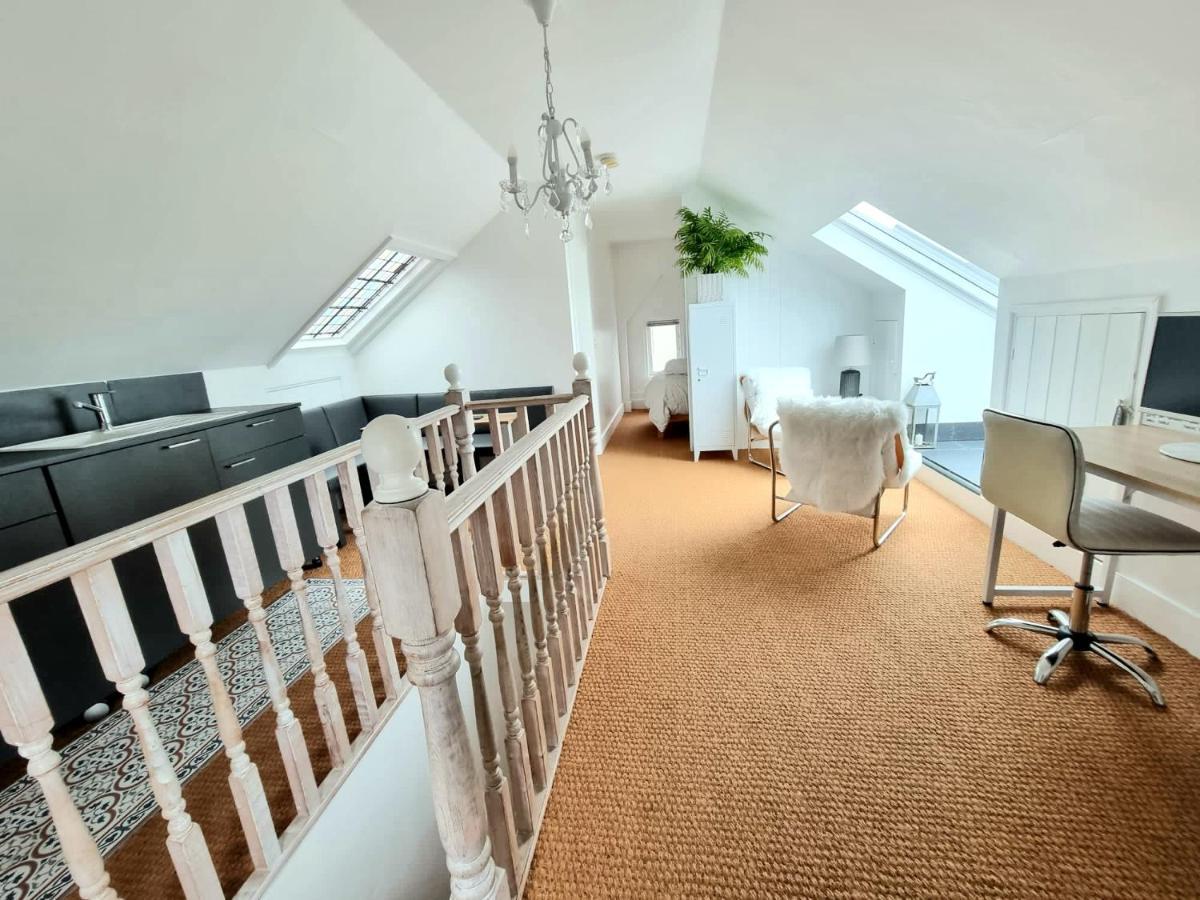 West Hill Retreat Seaview Balcony Chic Loft Studio & Free Parking Hastings Bagian luar foto